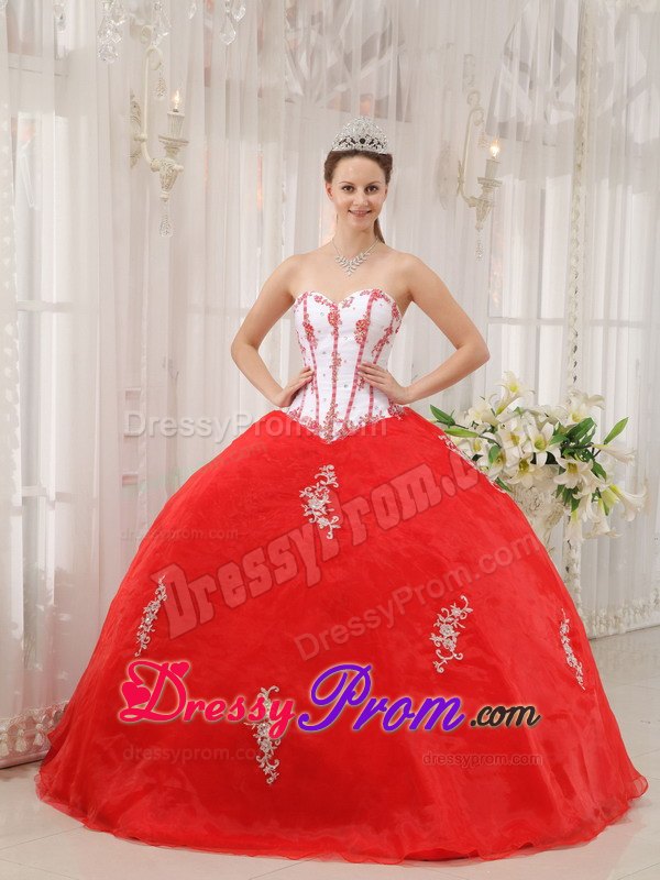 Quinces Dresses in White and Red with Sweetheart Appliques