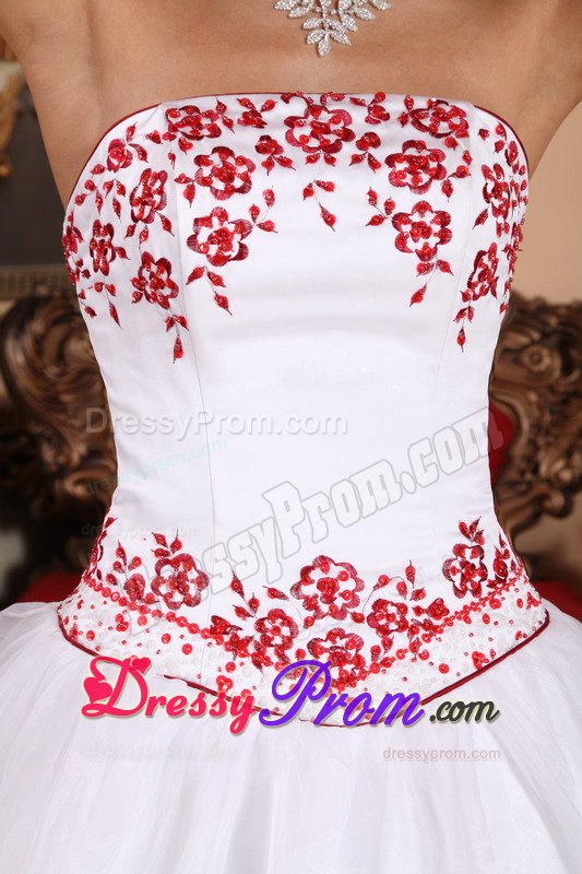 White Ball Gown Strapless Embroidery Dresses For 15 in Halifax