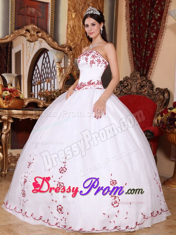 White Ball Gown Strapless Embroidery Dresses For 15 in Halifax
