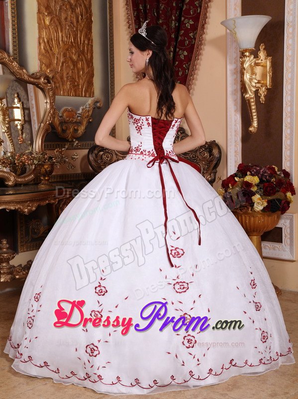 White Ball Gown Strapless Embroidery Dresses For 15 in Halifax