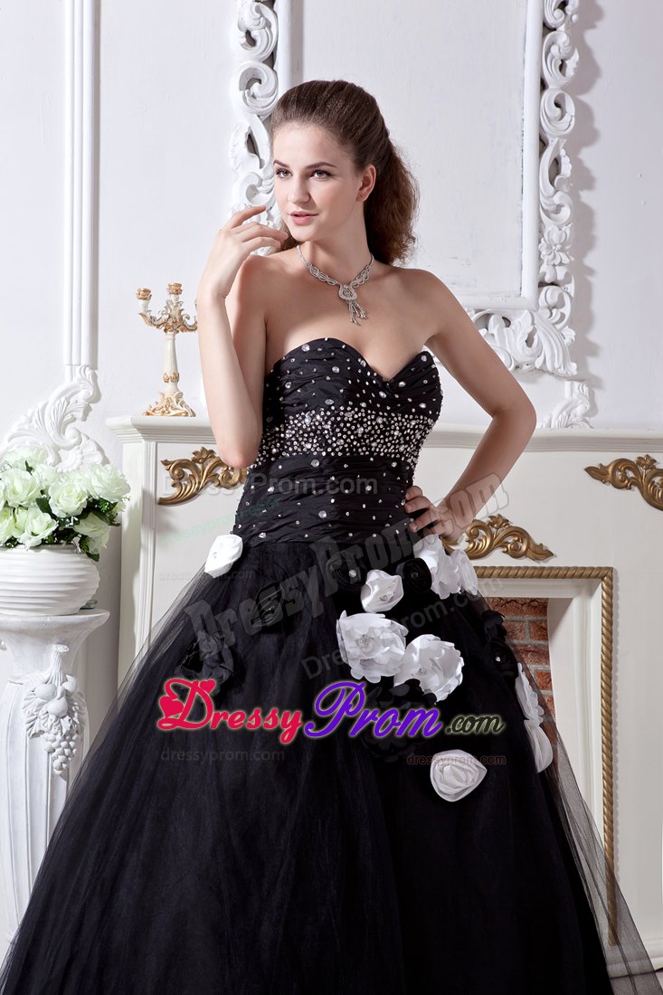 Black Sweetheart Sweet 16 Dresses with Beading and Hand Made Flowers