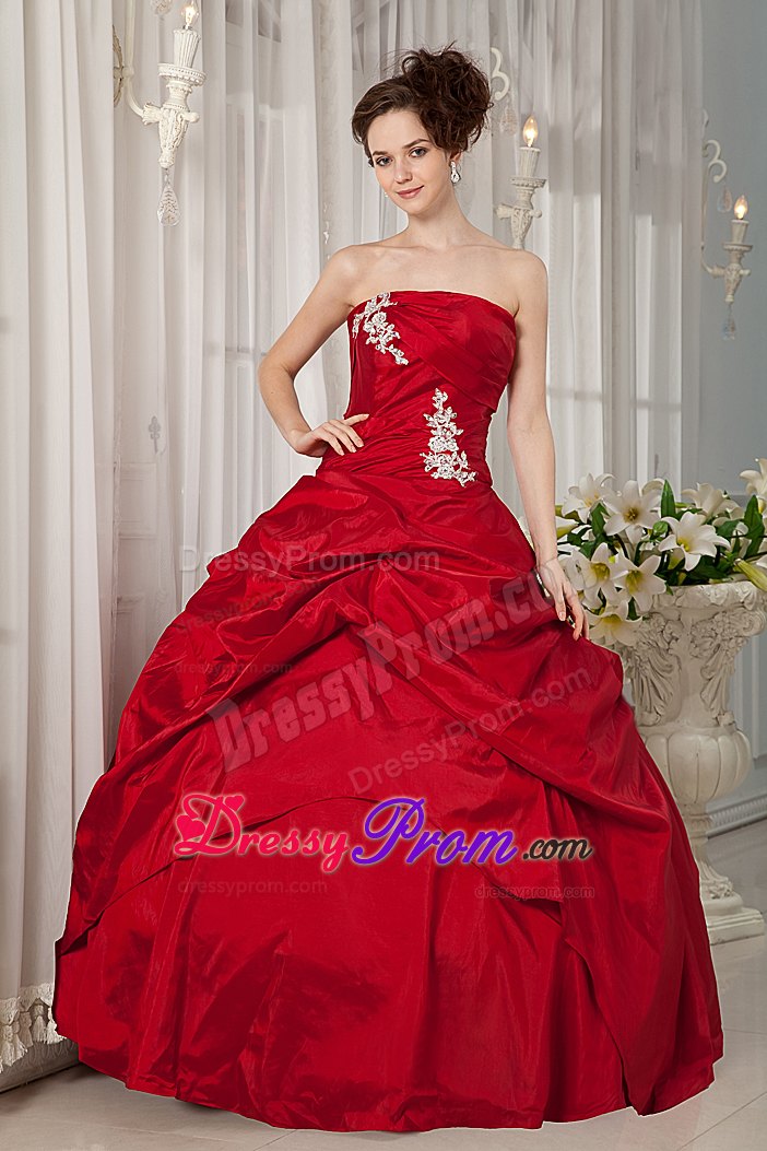 Red Strapless Floor-length Quinceanera Gown with Appliques