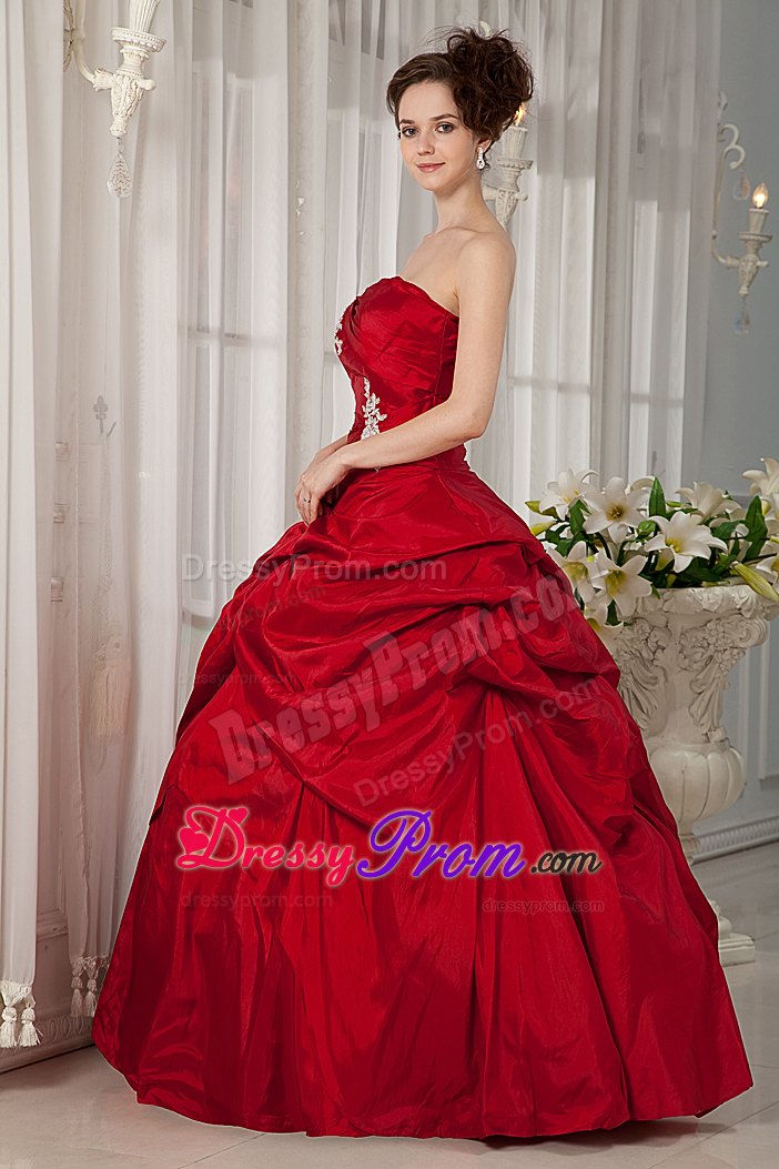 Red Strapless Floor-length Quinceanera Gown with Appliques