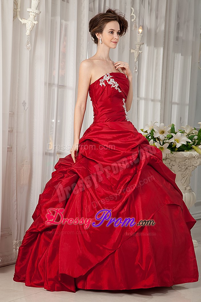 Red Strapless Floor-length Quinceanera Gown with Appliques