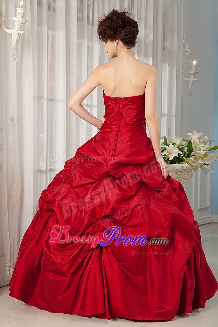 Red Strapless Floor-length Quinceanera Gown with Appliques