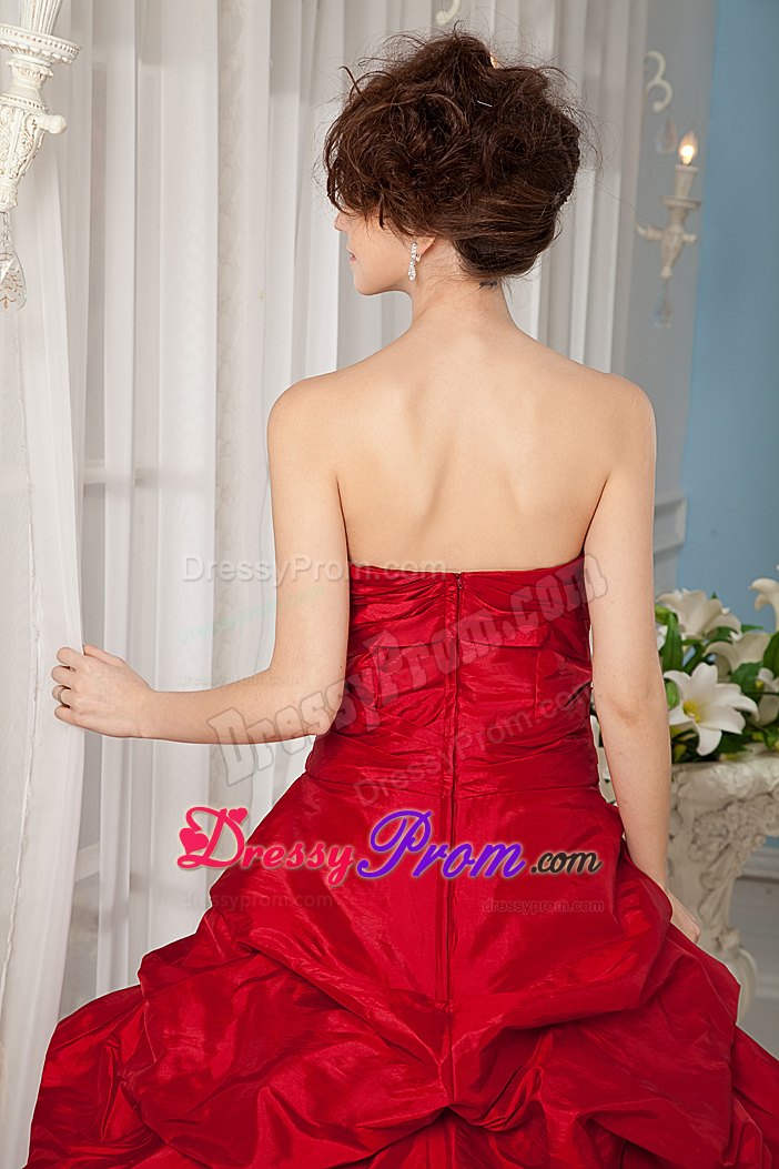 Red Strapless Floor-length Quinceanera Gown with Appliques