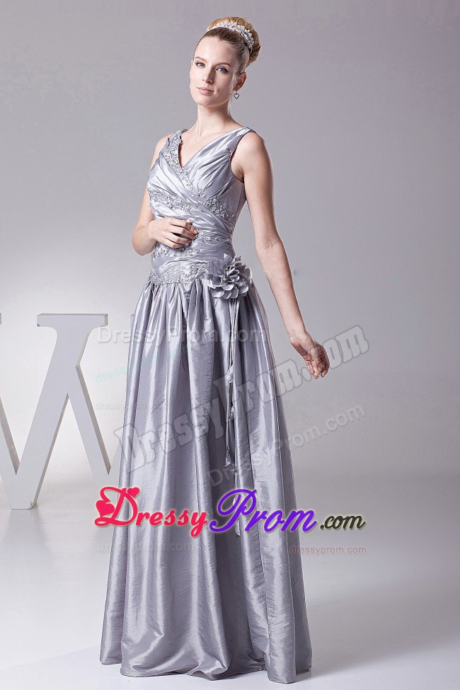 Silver V-neck and Hand Flower for Ruching Prom dress with Appliques
