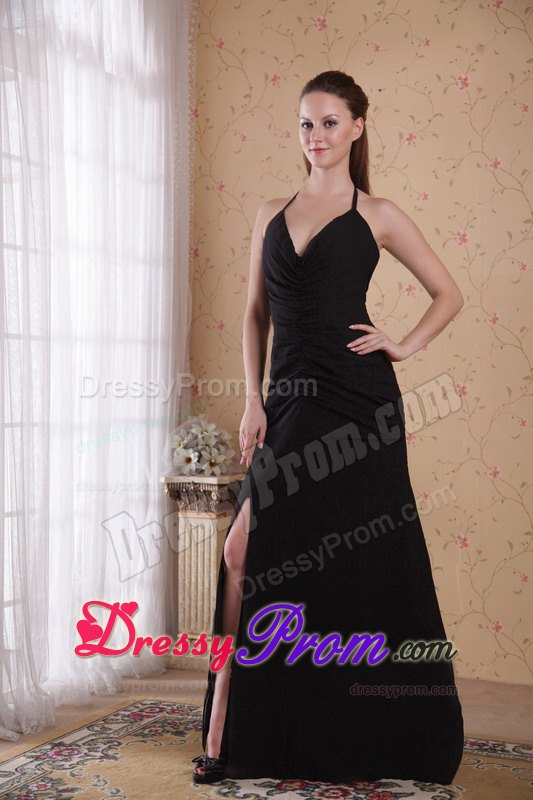 Black Halter Forming V Neck Ruching Prom Dress with Sexy Slit