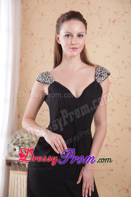 Beaded Straps Forming V-neck Ruching Prom Evening Dress in Black