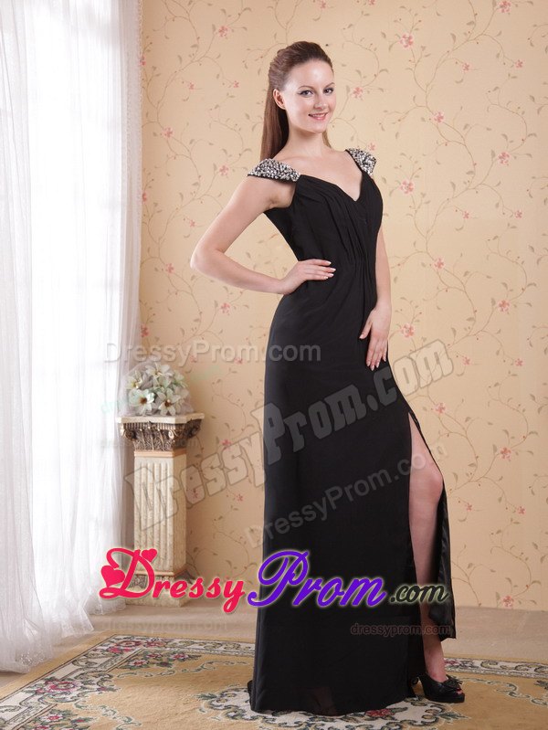 Beaded Straps Forming V-neck Ruching Prom Evening Dress in Black