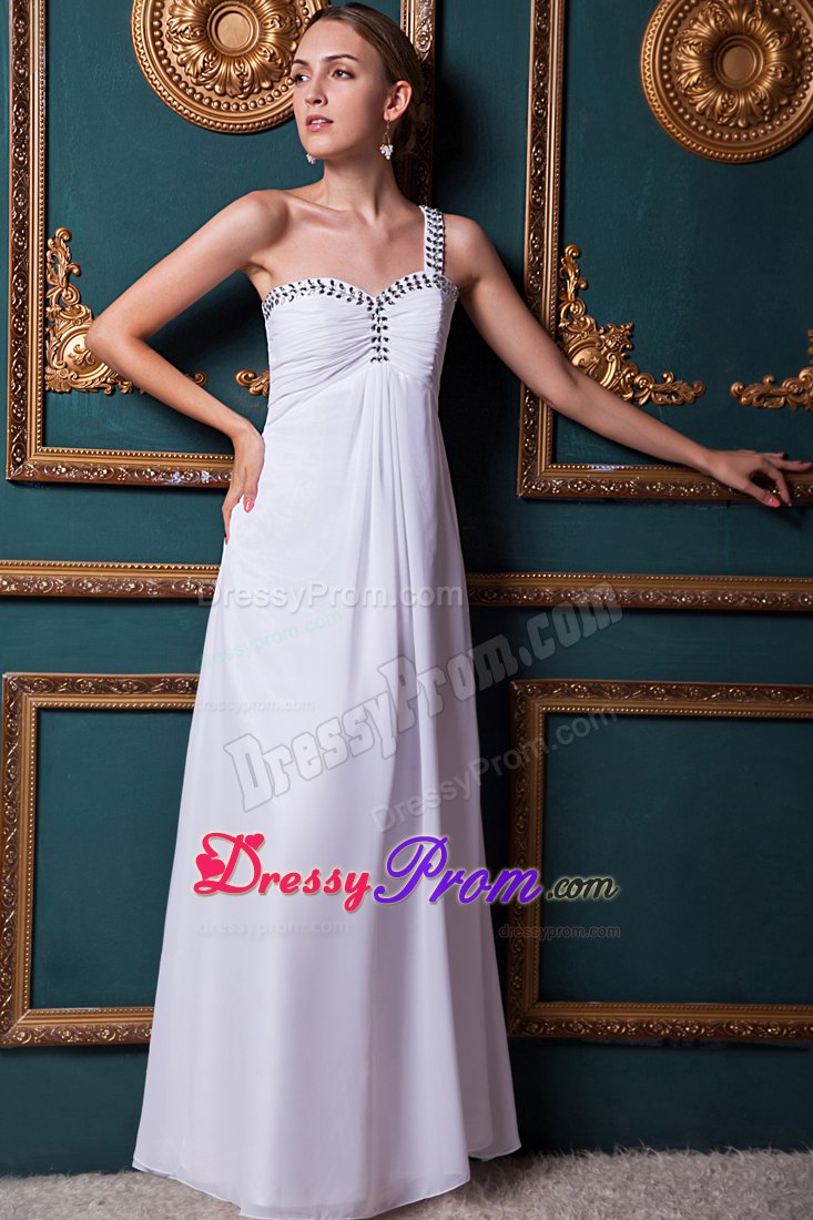 One Shoulder Ruched White Prom Dama Dresses with Rhinestones