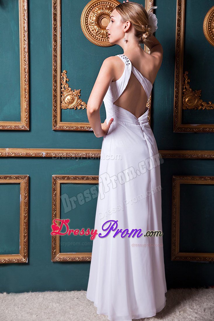 One Shoulder Ruched White Prom Dama Dresses with Rhinestones