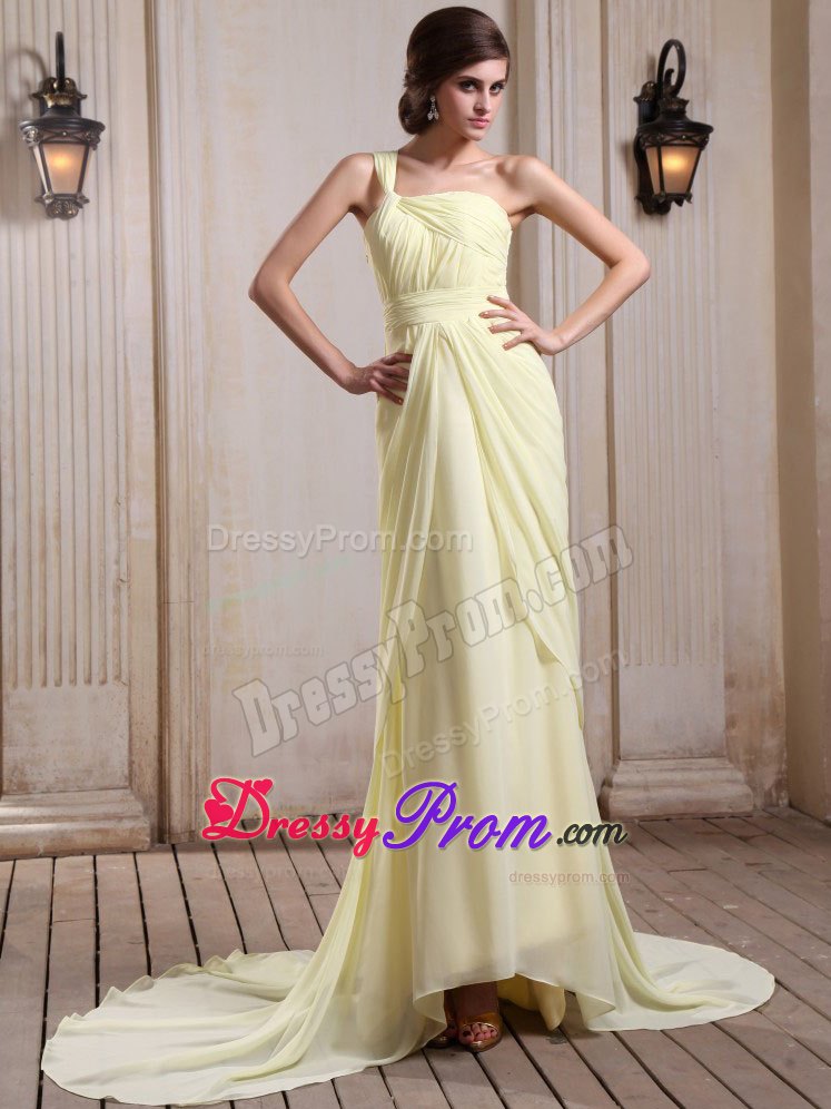 One Shoulder Yellow Green Prom Dress With Court Train in Victoria