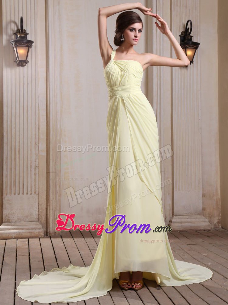 One Shoulder Yellow Green Prom Dress With Court Train in Victoria