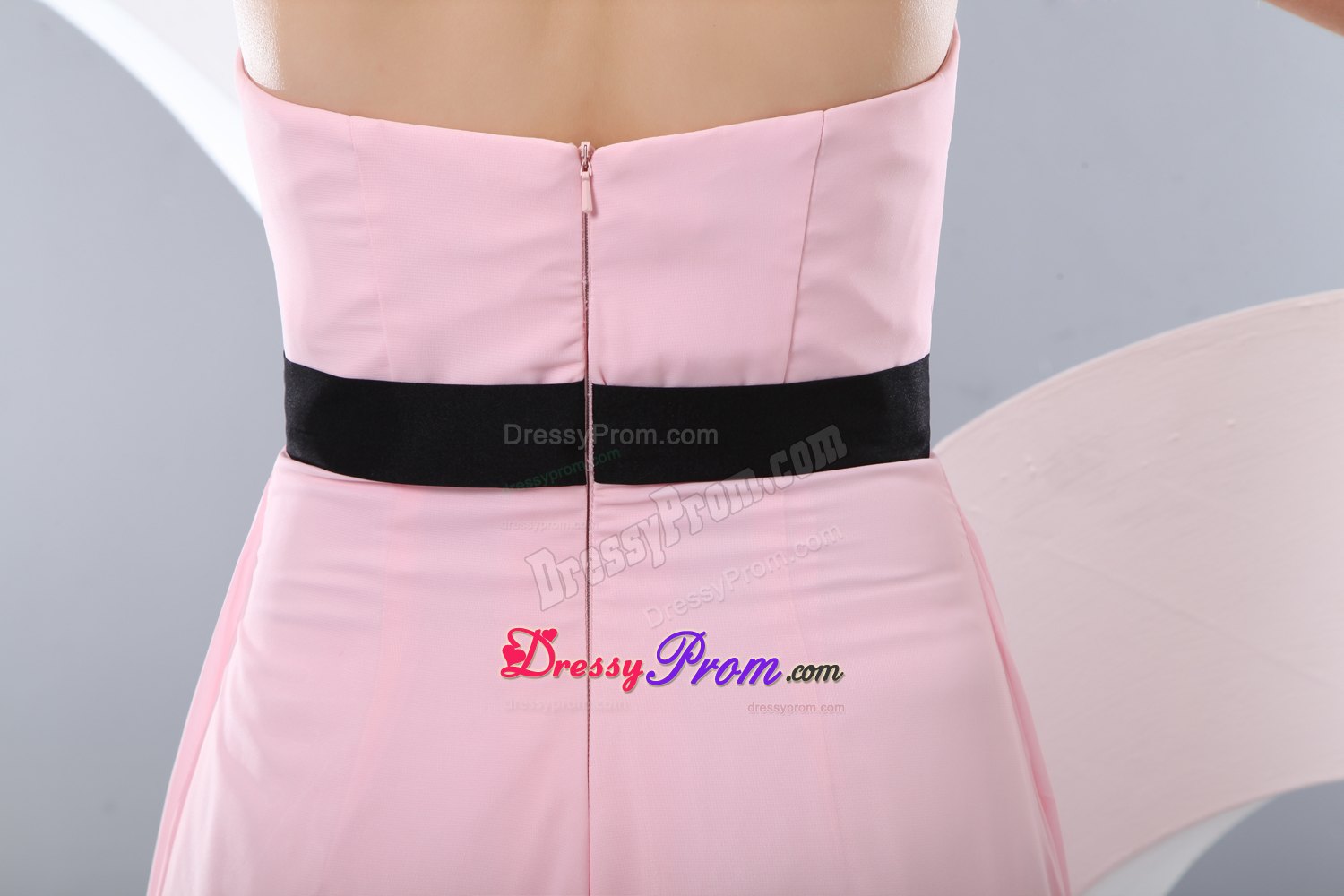 Elegant Baby Pink Empire Chiffon Prom Dress Belt Decorate