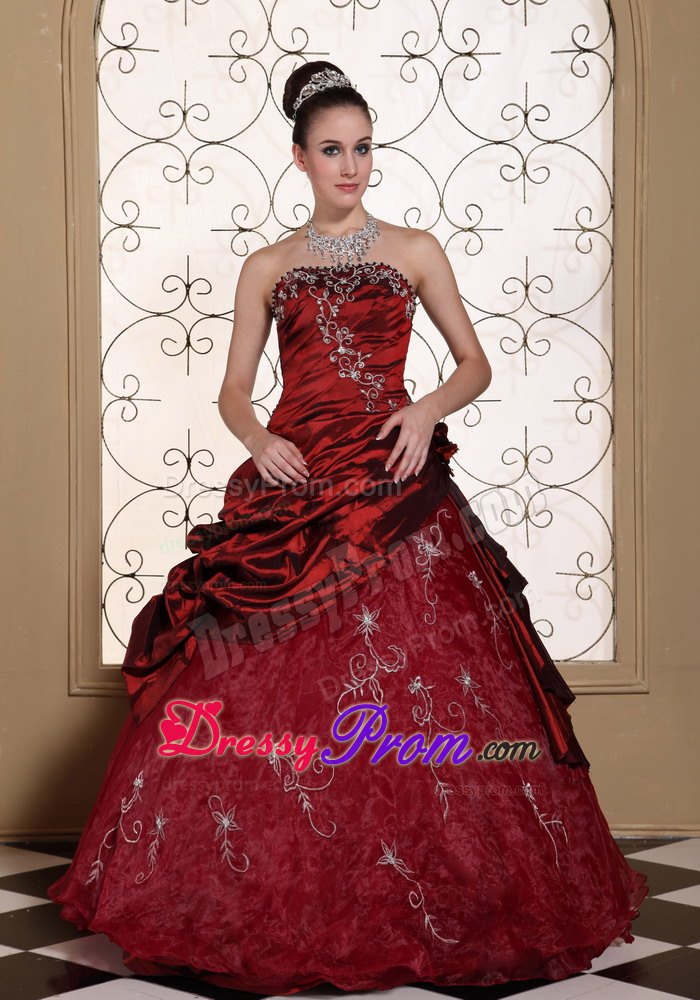 Strapless Wine Red Gowns for Quinceanera with Embroidery