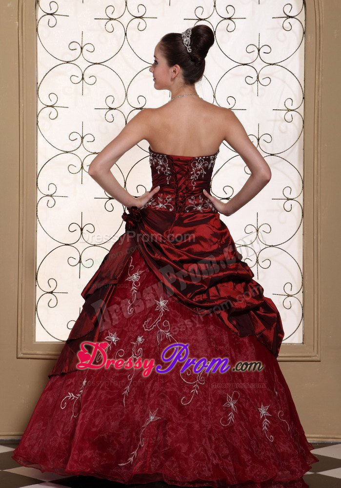 Strapless Wine Red Gowns for Quinceanera with Embroidery