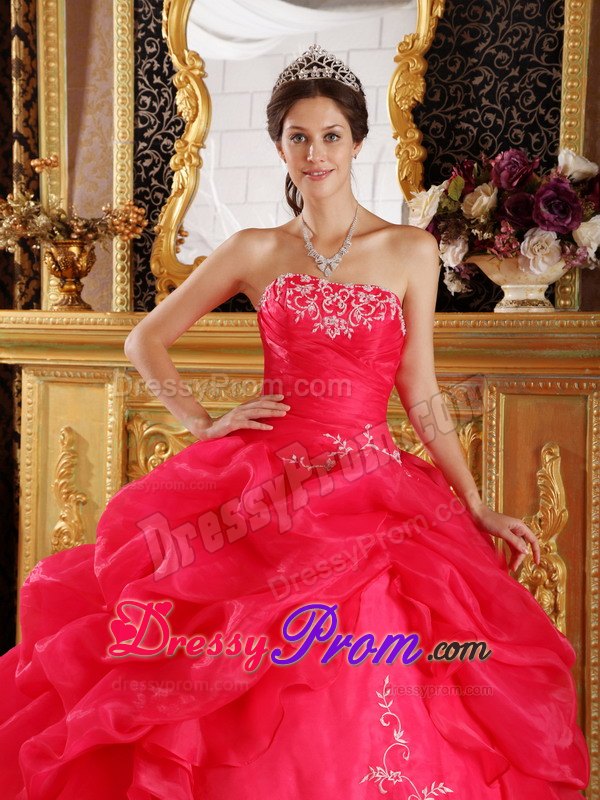 Strapless Red Ball Gown Sweet 16 Dresses with Appliques
