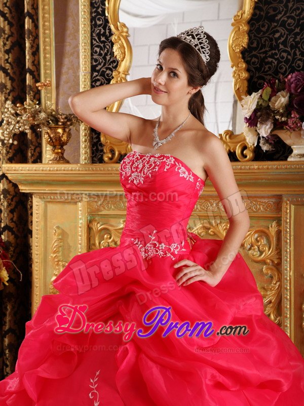 Strapless Red Ball Gown Sweet 16 Dresses with Appliques