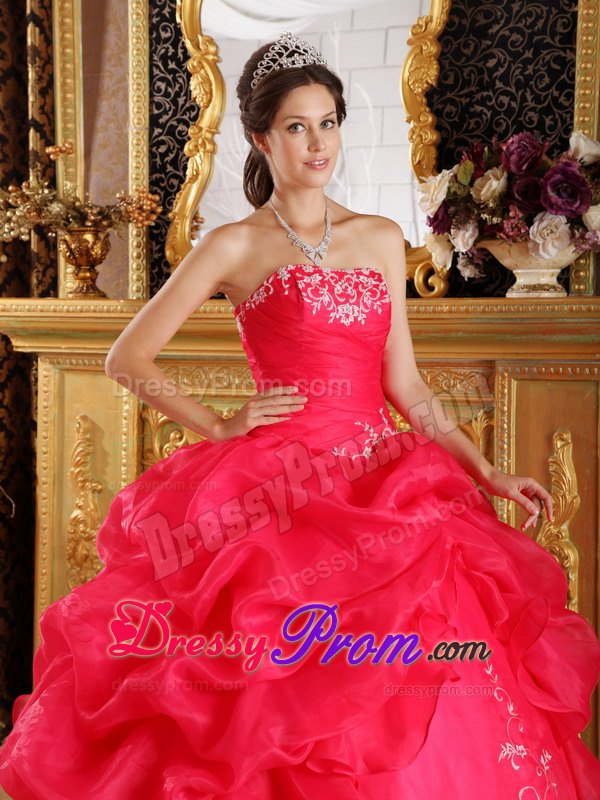 Strapless Red Ball Gown Sweet 16 Dresses with Appliques