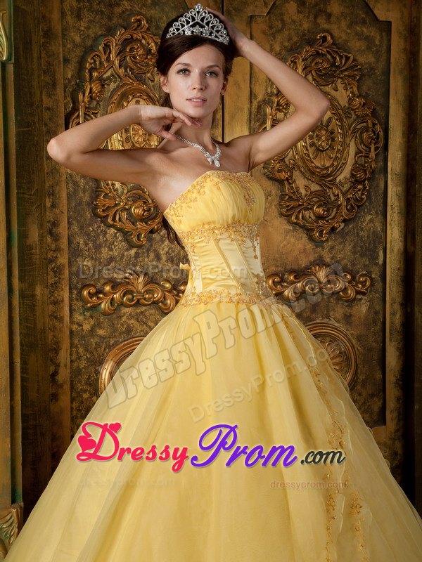 Yellow Ball Gown Strapless Sweet 16 Dresses with Appliques