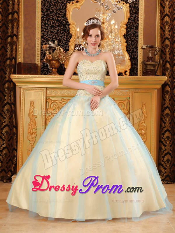 A-line Sweetheart Beading Quinceanera Dress in Light Yellow