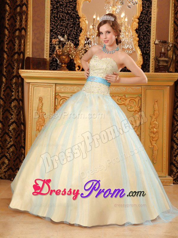 A-line Sweetheart Beading Quinceanera Dress in Light Yellow