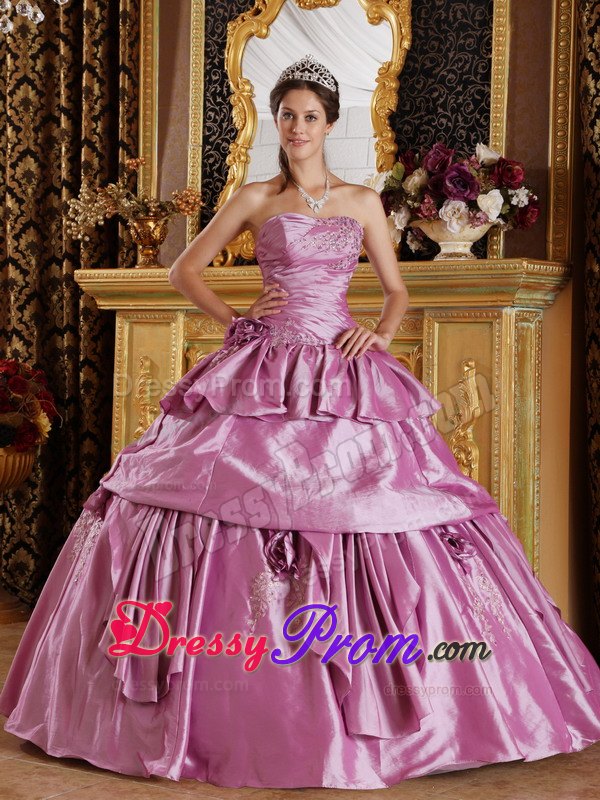 Strapless Floor-length Lavender Ruffled Beading Quinceanera Gown