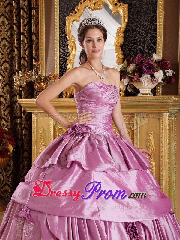 Strapless Floor-length Lavender Ruffled Beading Quinceanera Gown