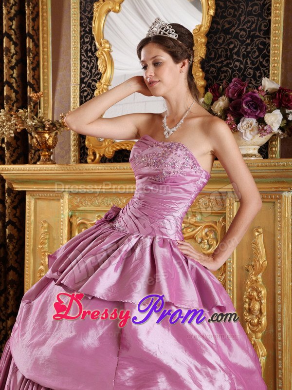 Strapless Floor-length Lavender Ruffled Beading Quinceanera Gown