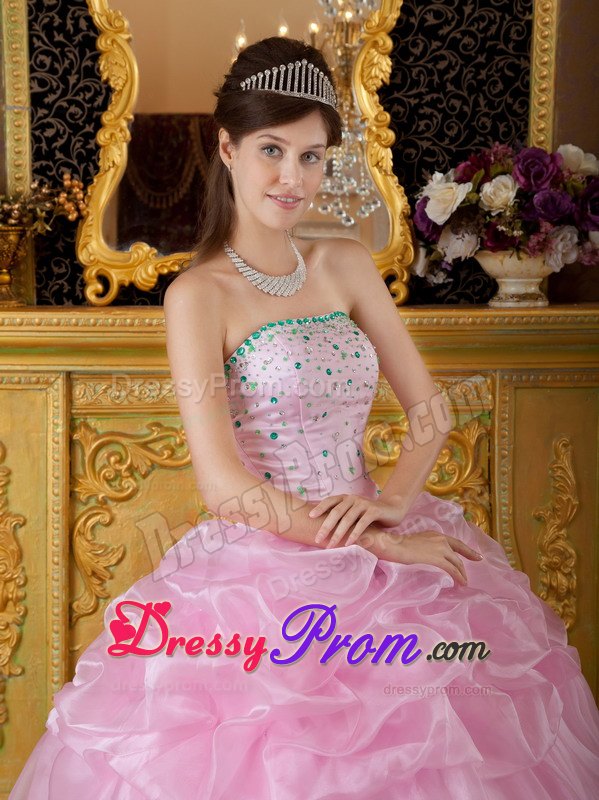 Light Pink Ball Gown Organza Beading Dresses For a Quinceanera