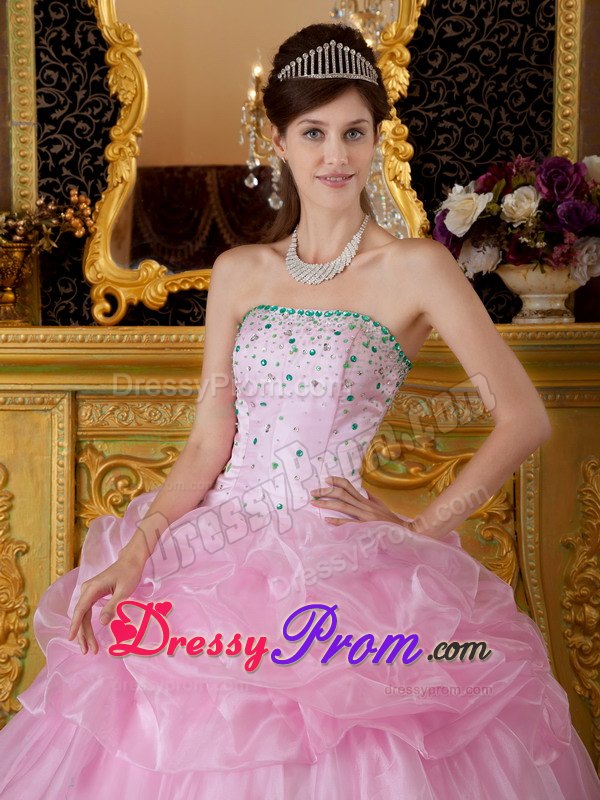 Light Pink Ball Gown Organza Beading Dresses For a Quinceanera