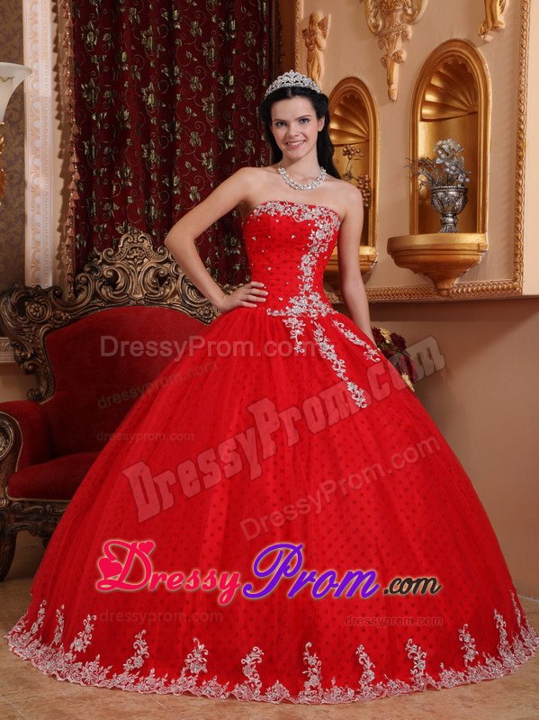 Red Lace Appliques Tulle Sweet Sixteen Quinceanera Dresses