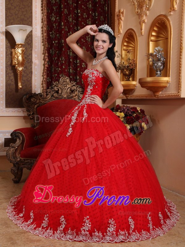 Red Lace Appliques Tulle Sweet Sixteen Quinceanera Dresses