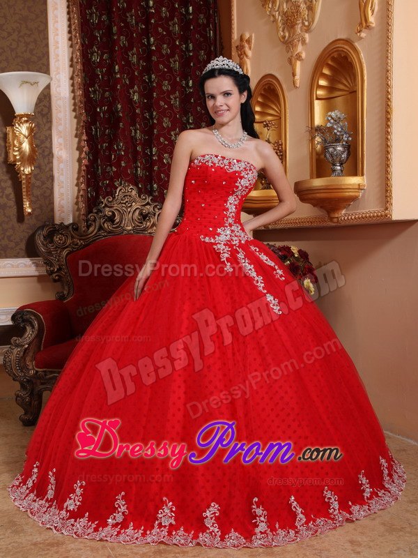 Red Lace Appliques Tulle Sweet Sixteen Quinceanera Dresses