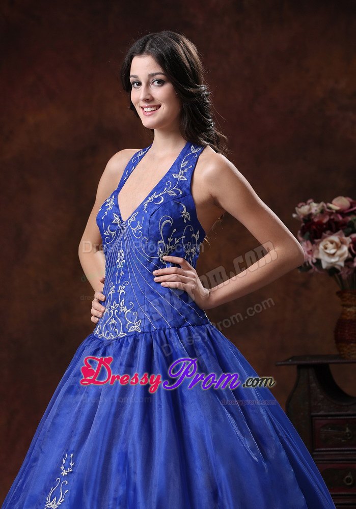 Halter Embroidery Peacock Blue Organza Quinceanera Dresses