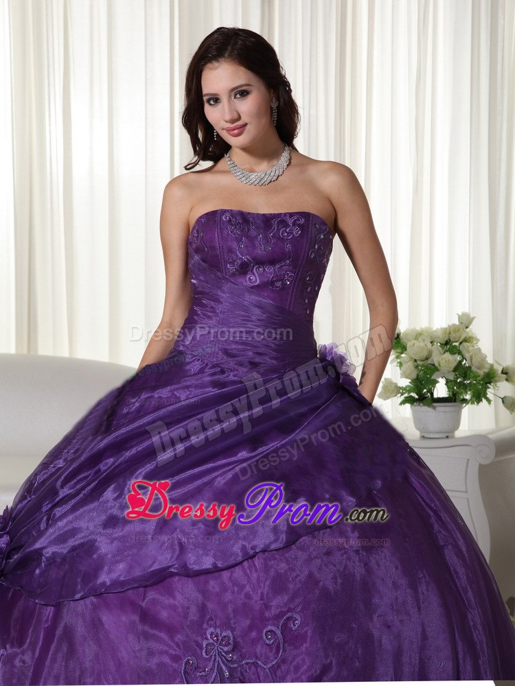 Purple Handle Flowers Beading Strapless Tulle Quinceanera Dress