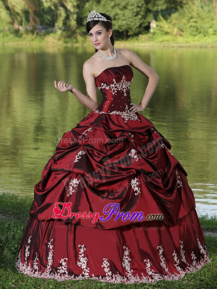 Satin Embroidery Strapless Burgundy Sweet 16 Quinceanera Dresses