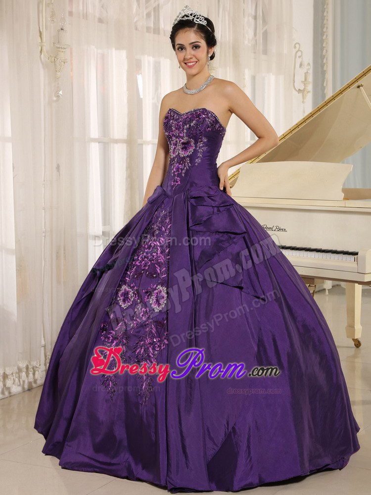 Eggplant Purple Embroidery Taffeta Dresses For Quinceaneraes