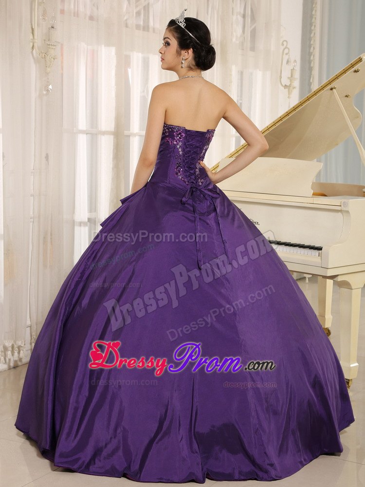 Eggplant Purple Embroidery Taffeta Dresses For Quinceaneraes