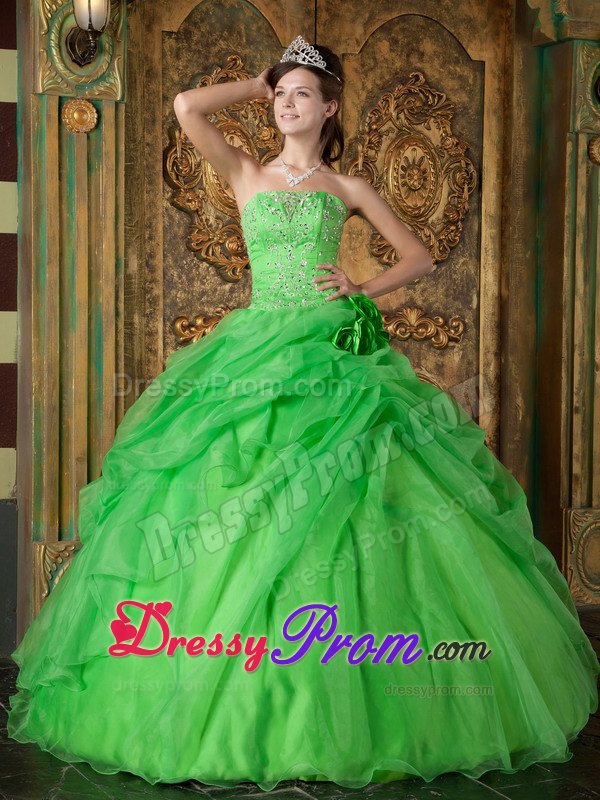 Spring Green Organza Beading Quinceanera Dresses with Hand Flowers