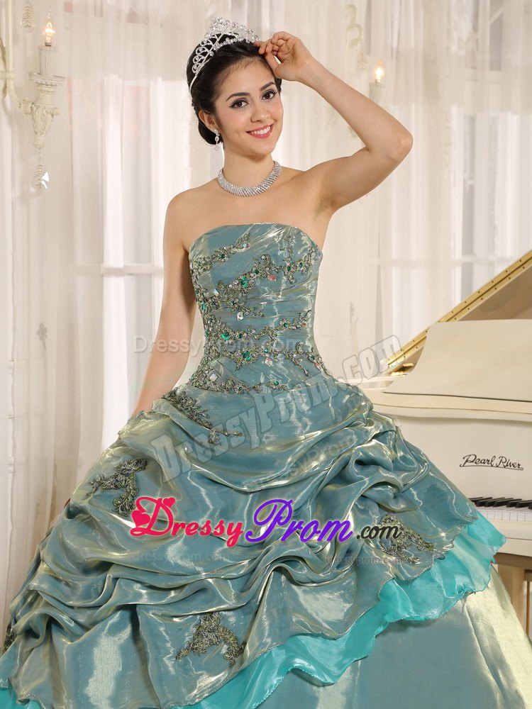 Embroidery Organza Multi-color Pick-ups Quinceanera Dresses