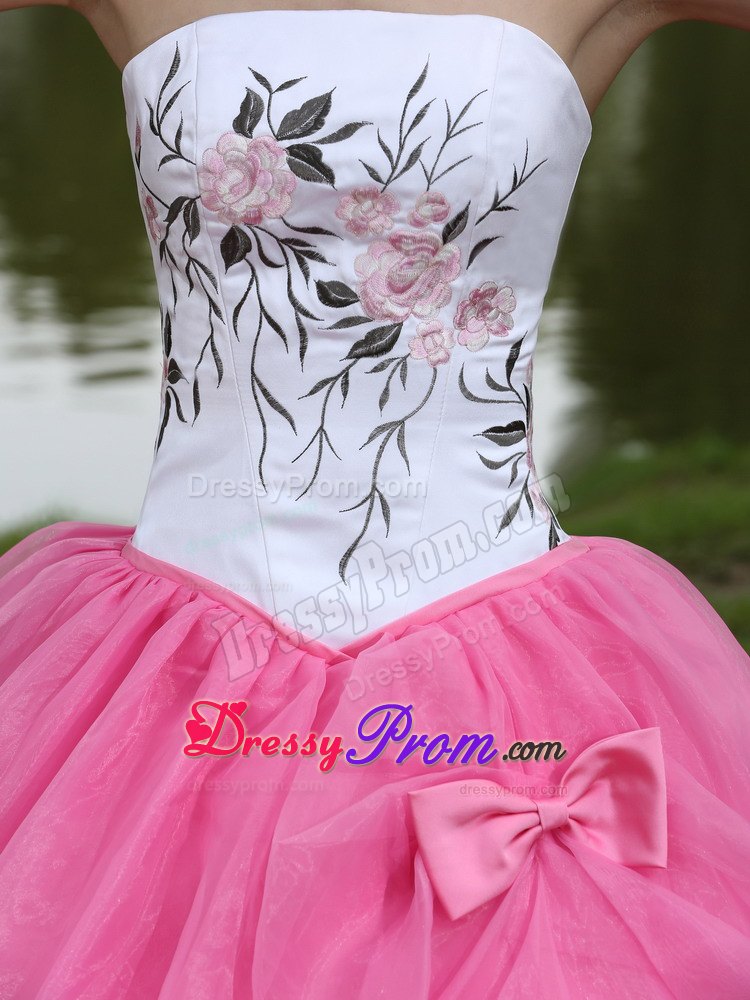 Embroidery Rose Pink and White Organza Bowknot Quinceanera Dress