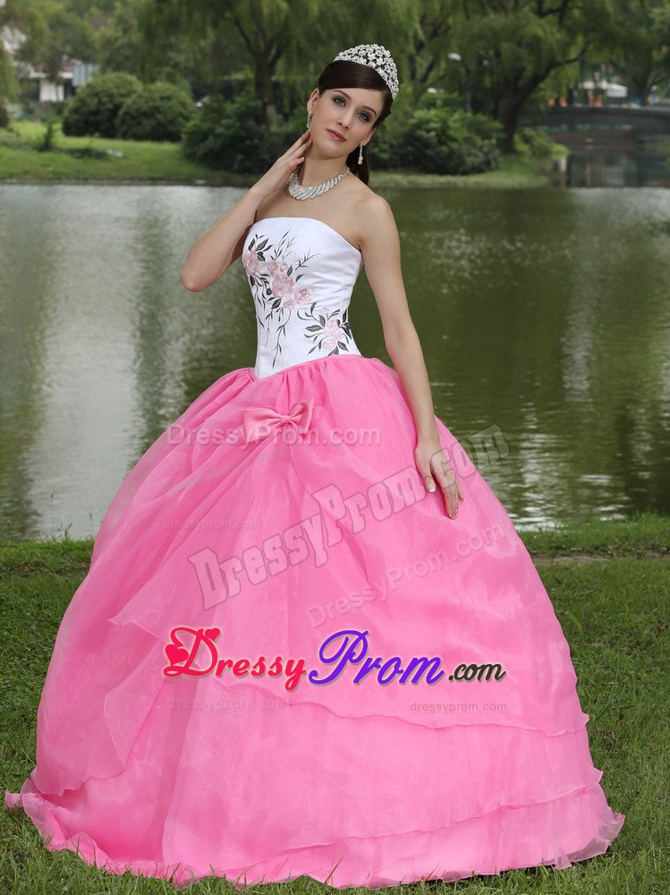 Embroidery Rose Pink and White Organza Bowknot Quinceanera Dress