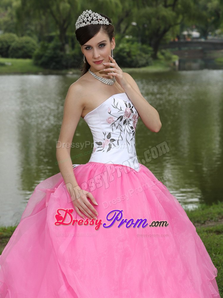 Embroidery Rose Pink and White Organza Bowknot Quinceanera Dress