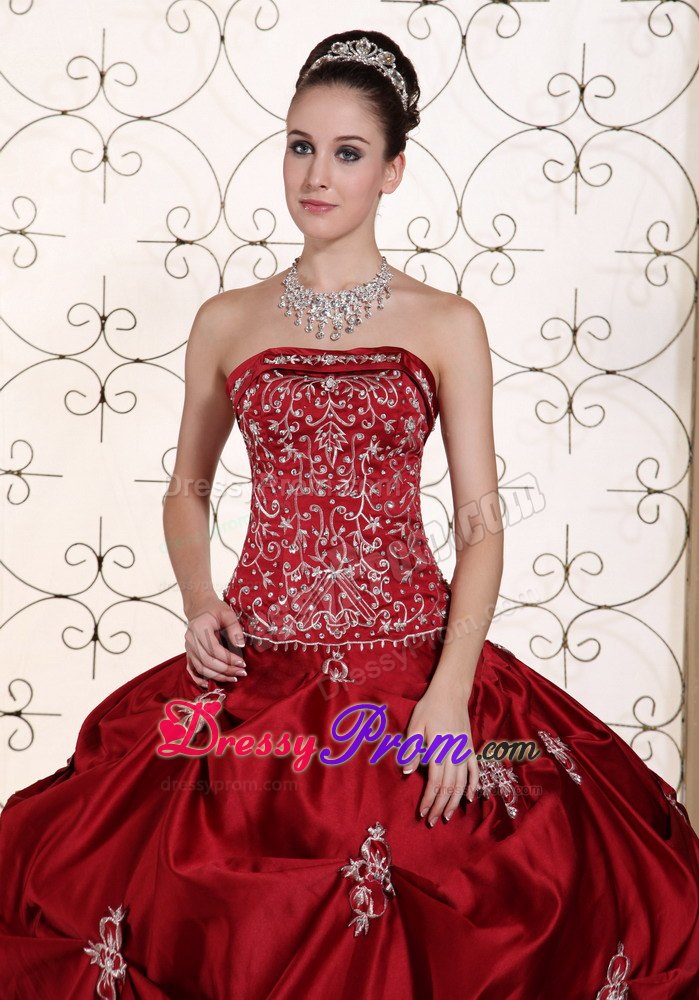 Embroidery Strapless Pick-ups Wine Red Taffeta Quinceaneras Dresses