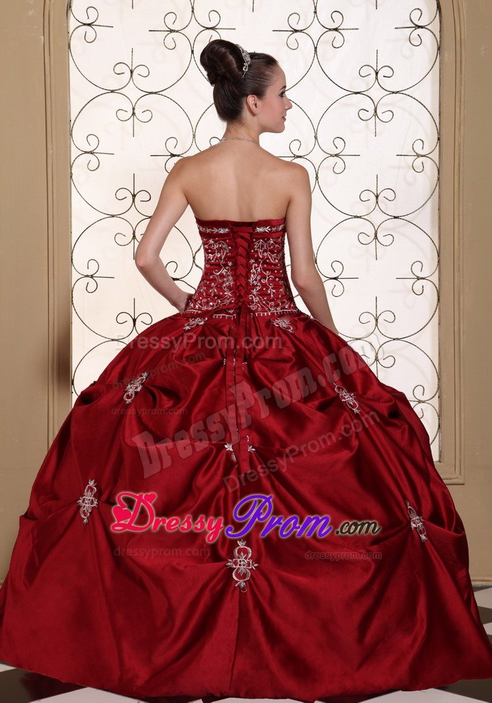 Embroidery Strapless Pick-ups Wine Red Taffeta Quinceaneras Dresses