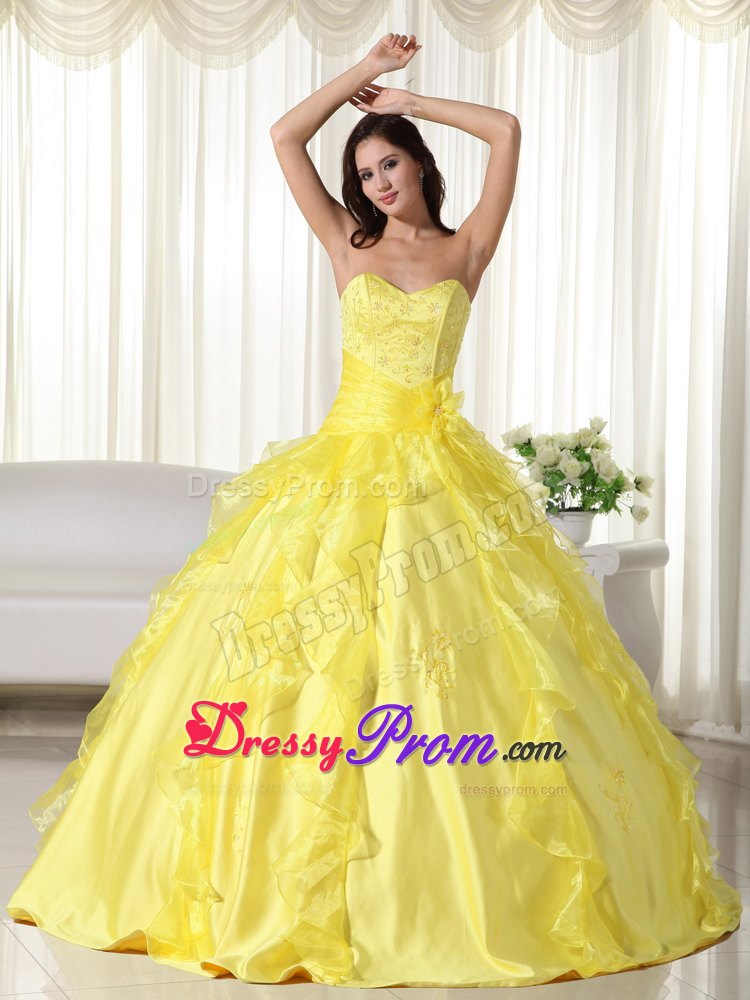 Ruffles Embroidery Sweetheart Handmade Flowers Yellow Quinceanera Gowns