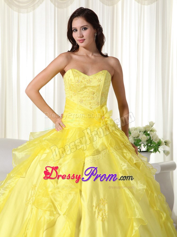 Ruffles Embroidery Sweetheart Handmade Flowers Yellow Quinceanera Gowns