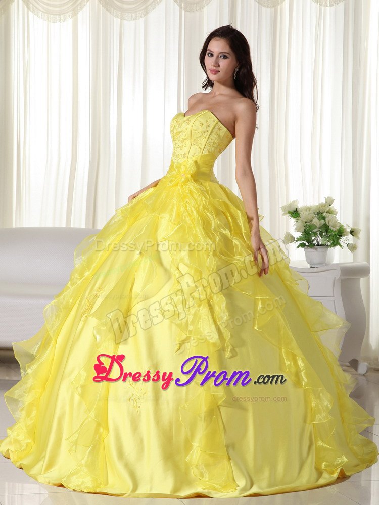 Ruffles Embroidery Sweetheart Handmade Flowers Yellow Quinceanera Gowns